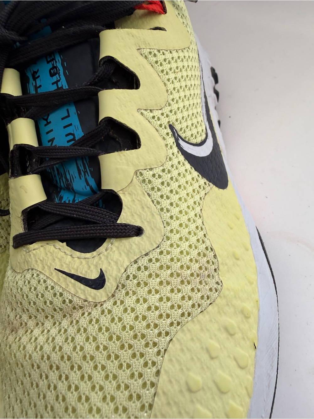 Nike Wildhorse 7 Women size 10 yellow and Black Trail Running Shoes with Blue - Picture 4 of 14